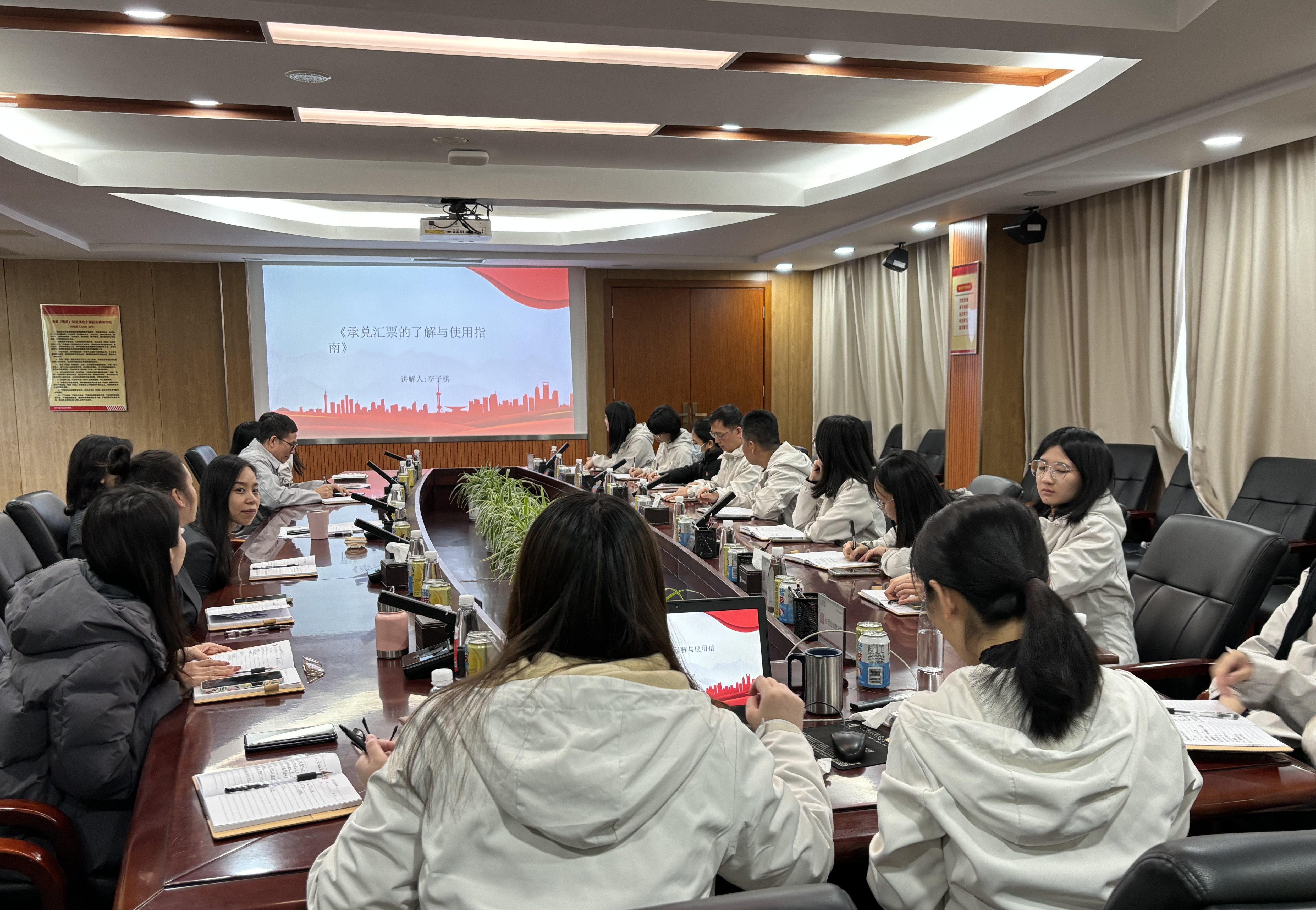 全面提升党员素养，打造学习型党支部——总厂第八党支部开展党员小课堂活动